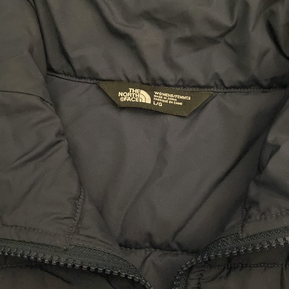The North Face Puffer Jacket - Picture 3 of 4